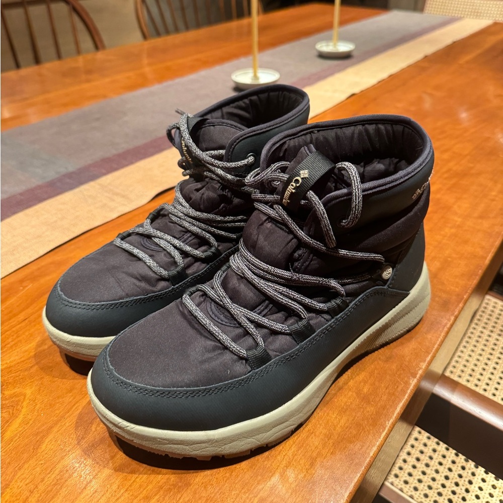 Columbia Snow Boots (women’s size 8)